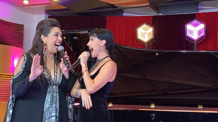 -Susana Zabaleta y Regina Orozco ofrecieron su espectáculo “¡Andan Sueltas!” de manera virtual.