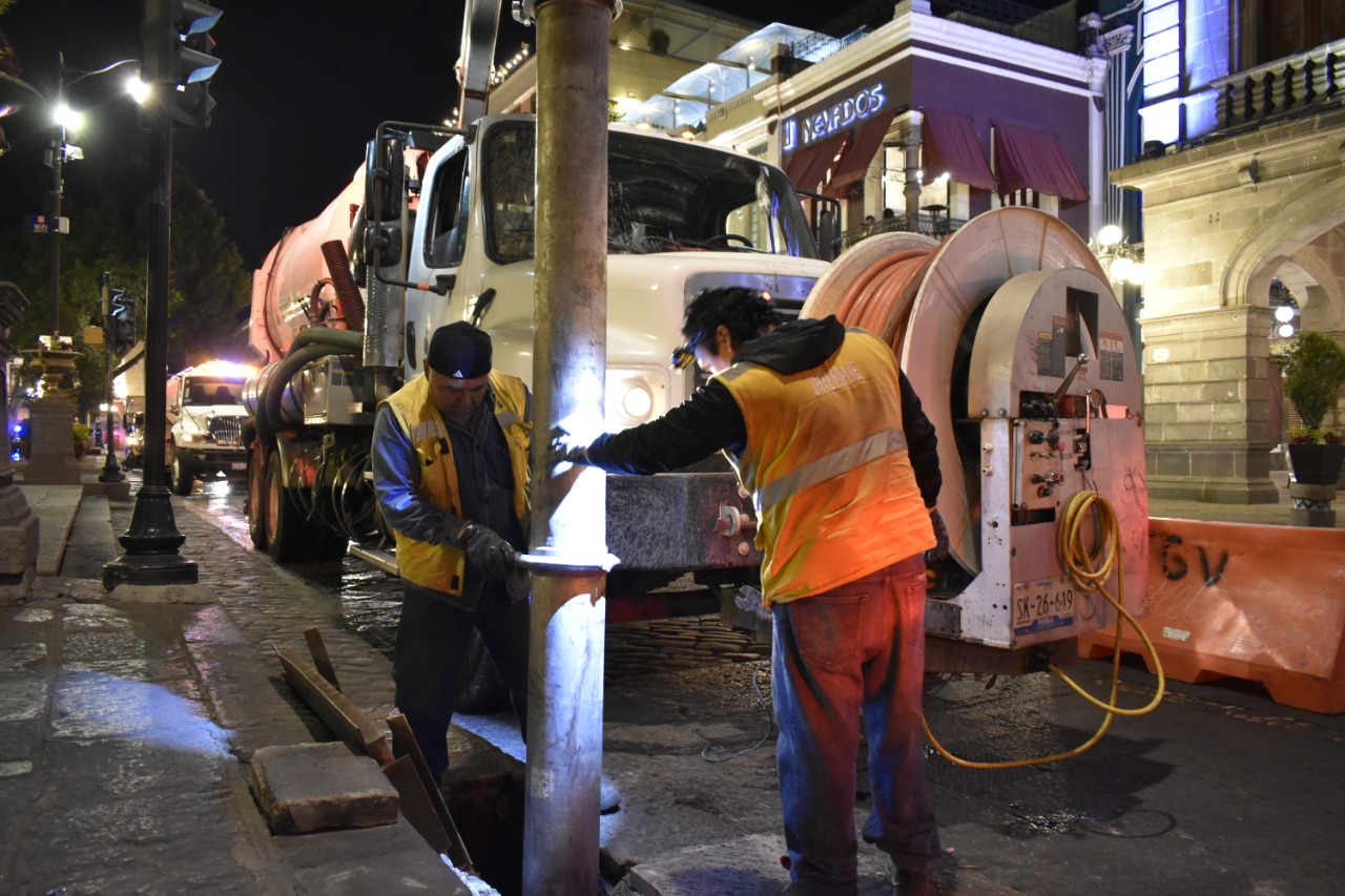 Con la limpieza y desazolve de mil 120 kilómetros   de la red de drenaje, Agua de Puebla refuerza  la atención a la población en esta temporada de lluvias