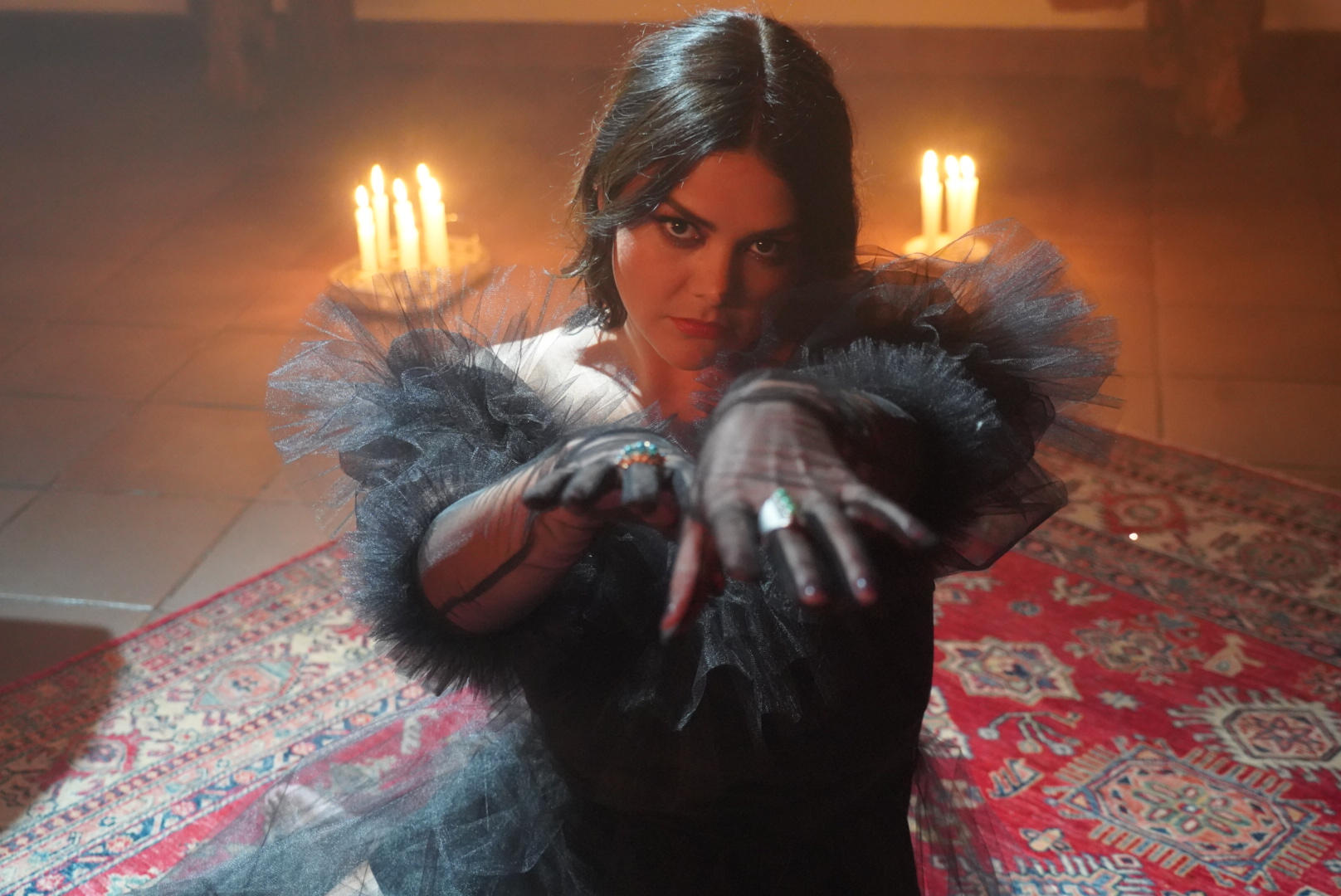 -Yuridia regresa a la escena musical con “Él lo tiene todo”.