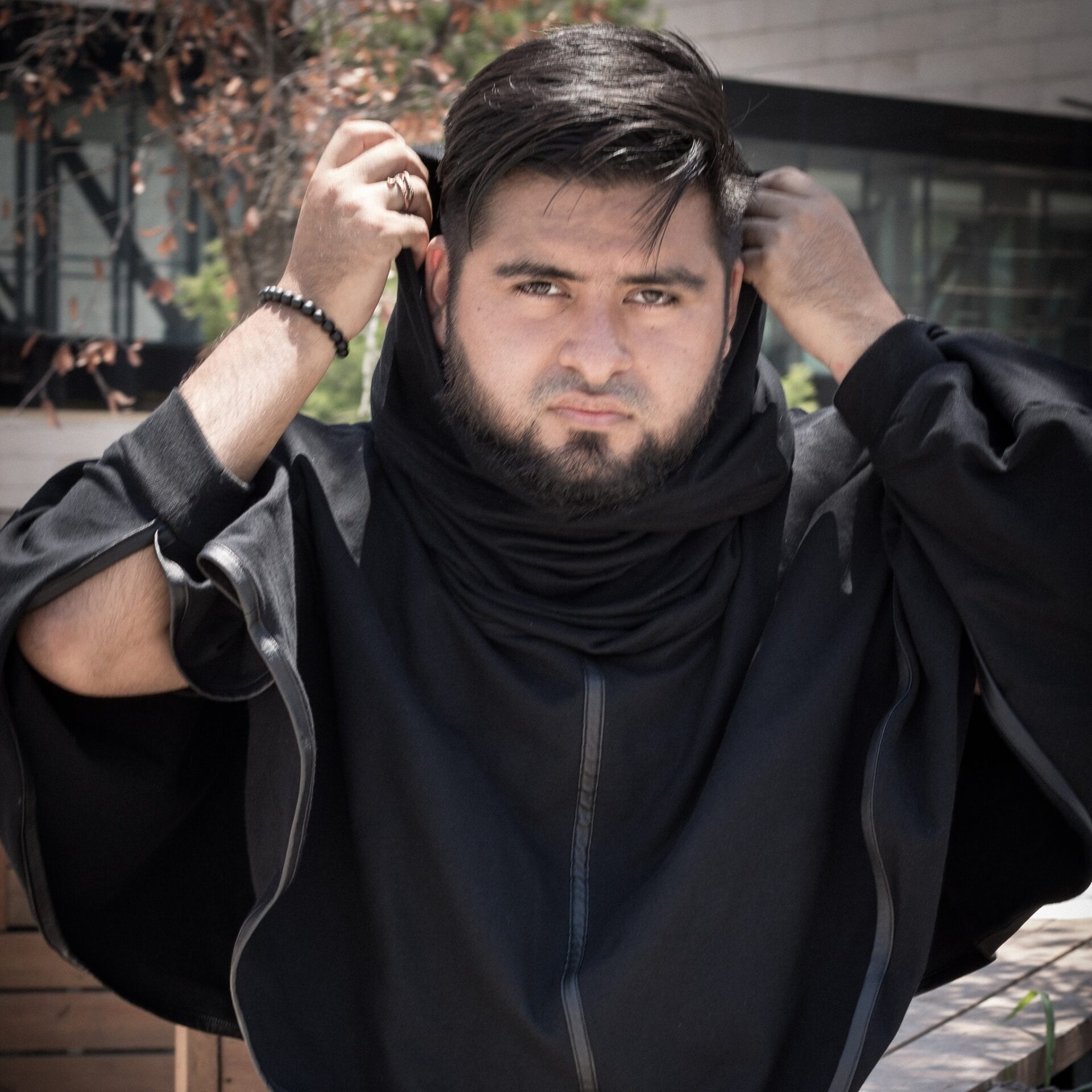 -Entrevista a Sergio Almaguer, quien promueve su sencillo debut “Sabrás”.
