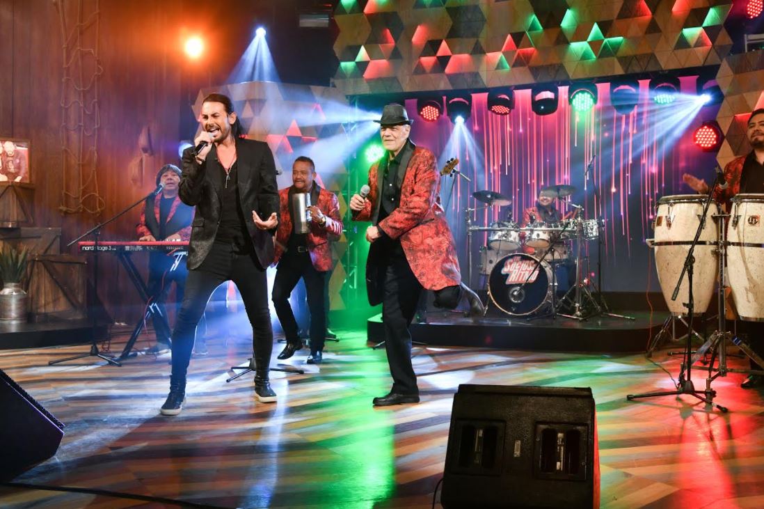 -Beto Cuevas y Los Socios del Ritmo lanzaron la canción “Cumbia del Encierro”.