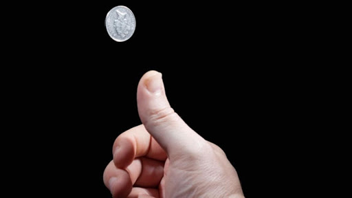 Morena, con la moneda en el aire