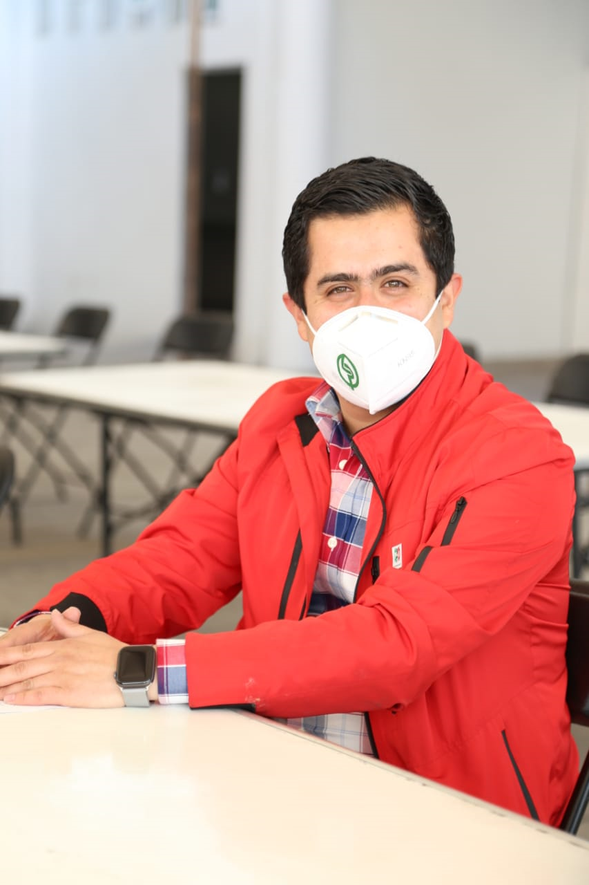 Presenta Lorenzo Rivera examen de Documentos básicos rumbo a la presidencia municipal de Chignahuapan