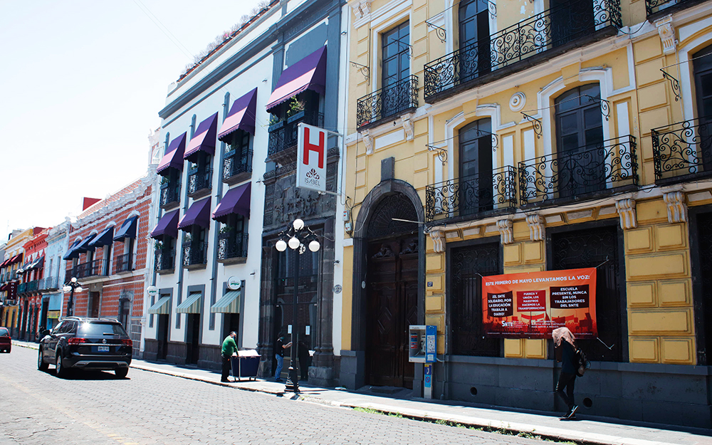 Más latigazos flagelan a la prestación de servicios al turismo