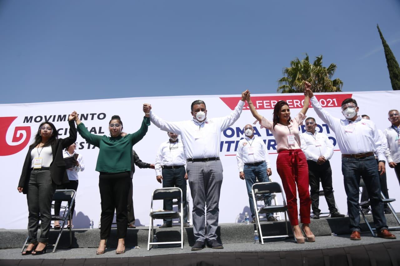 El Movimiento Nacional Taxista toma protesta al comité directivo Puebla conformado por Mujeres