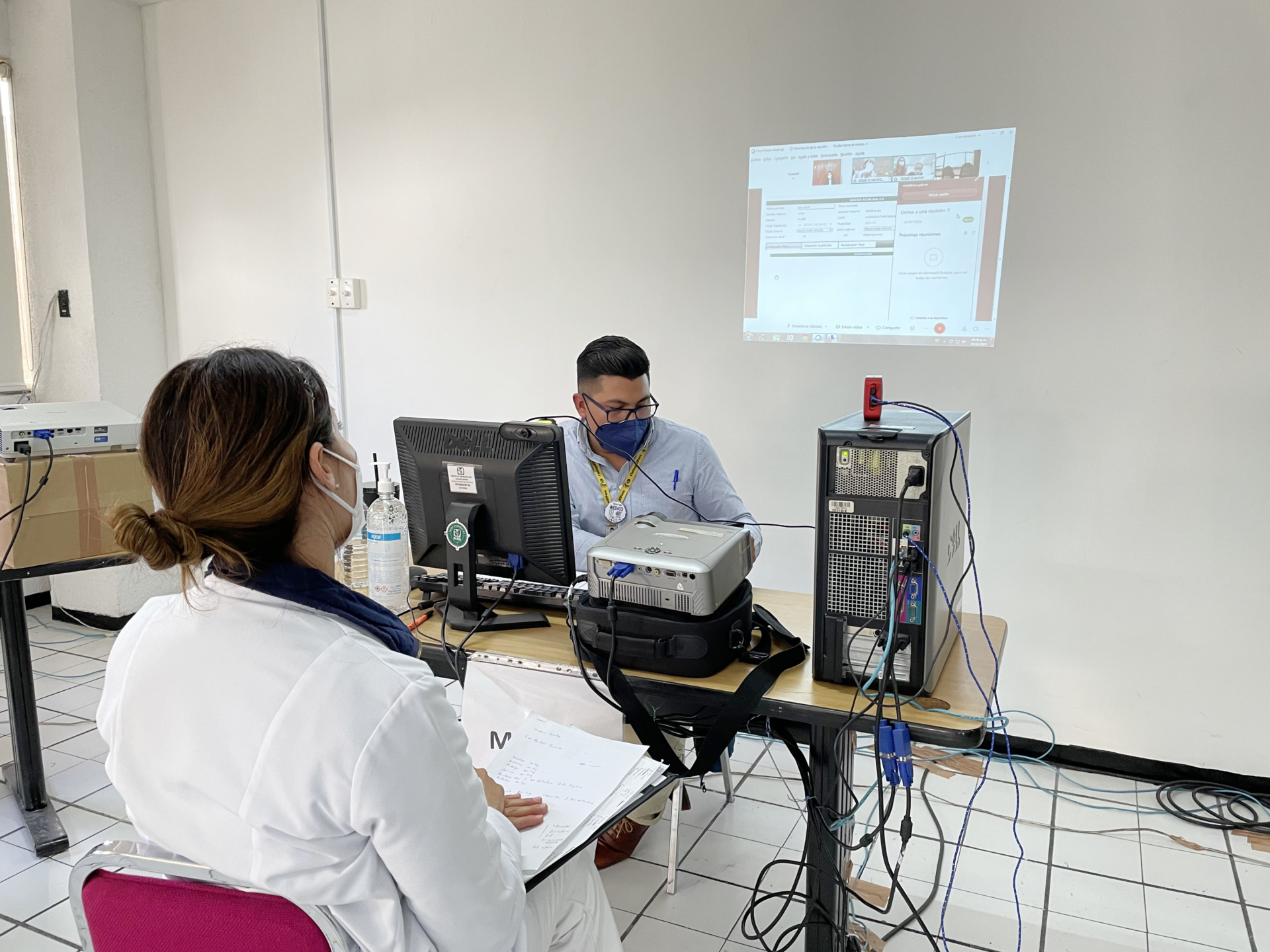 IMSS en Puebla lanza convocatoria para contratación de médicos especialistas