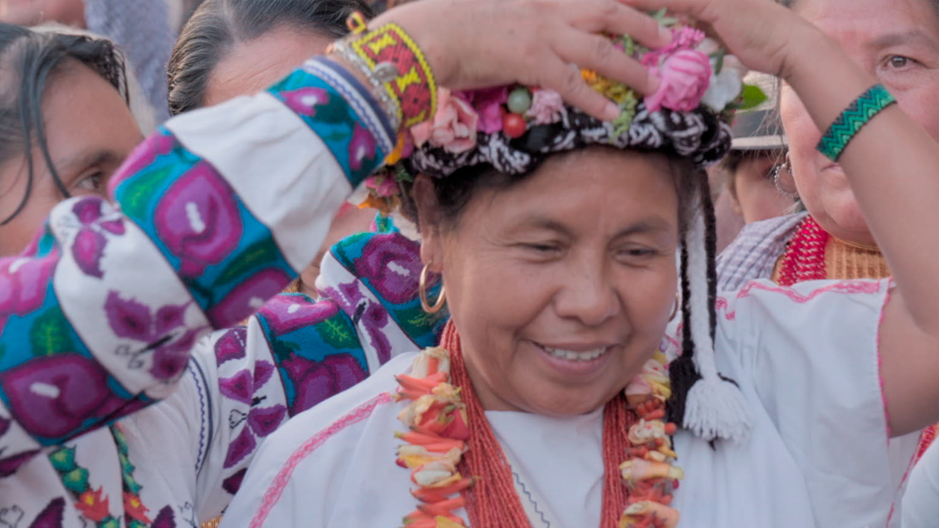 EL CONFESIONARIO.  El día que una mujer indígena aspiro a ser Presidenta de México