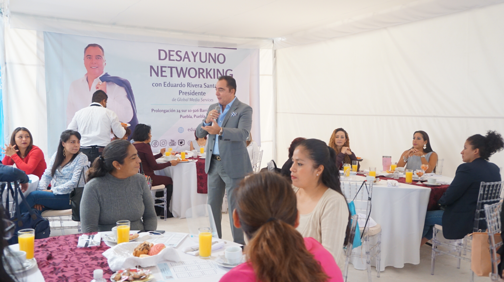 Eduardo Rivera Santamaría no cesa en la ayuda a las emprendedoras poblanas