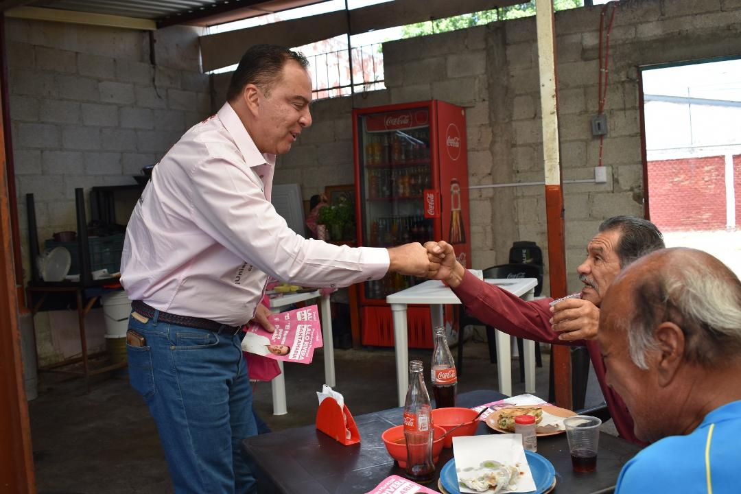 Los poblanos merecemos mejores condiciones de vida: Lalo Rivera Santamaría