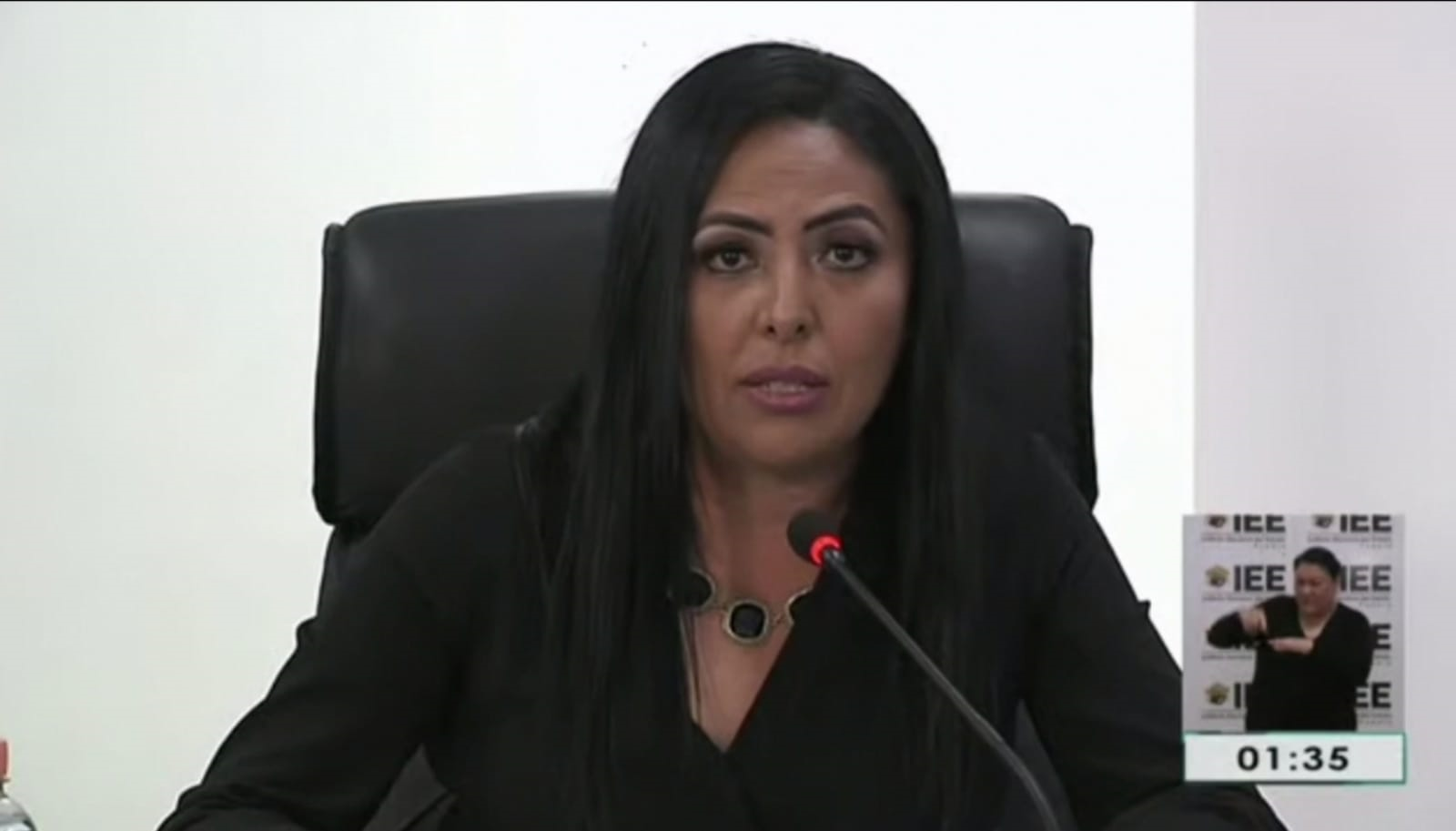 reclama y no perdonan la mentira y el cinismo; ganó el deb ate la candidata que dio voz a los poblanos, Evelyn Hurtado