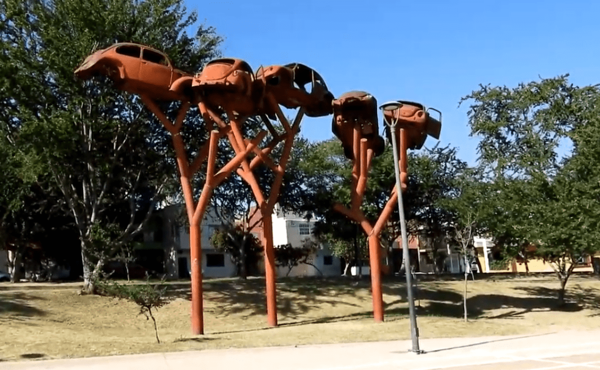 SIN LIMITES. Jalisco y su escultura al  Vocho  ¿…y Puebla? 