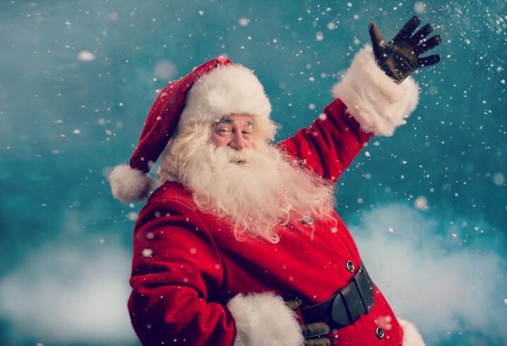 EN LAS NUBES.  La historia de Santa Claus