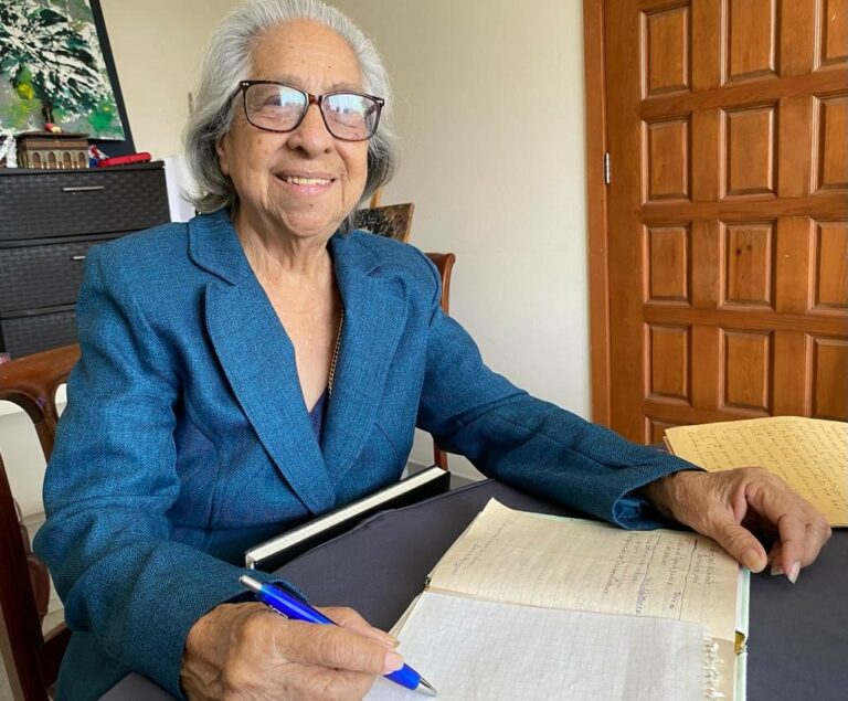 María de los Ángeles García Villegas. Predestinados