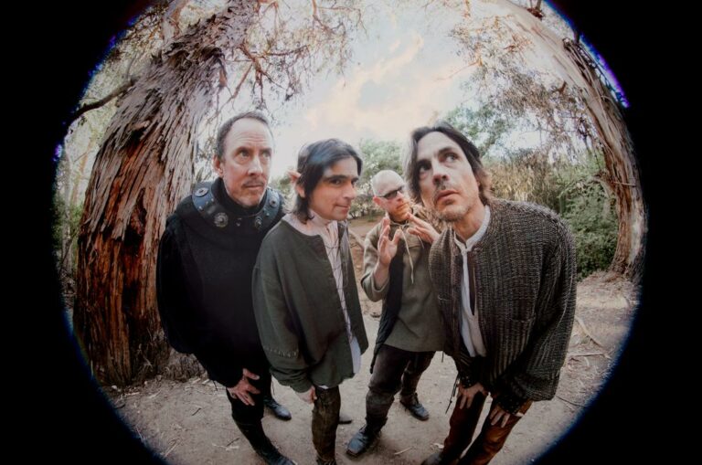 “SZNZ: Spring” será lanzado por Weezer este domingo 20 de marzo, en el equinoccio  de primavera