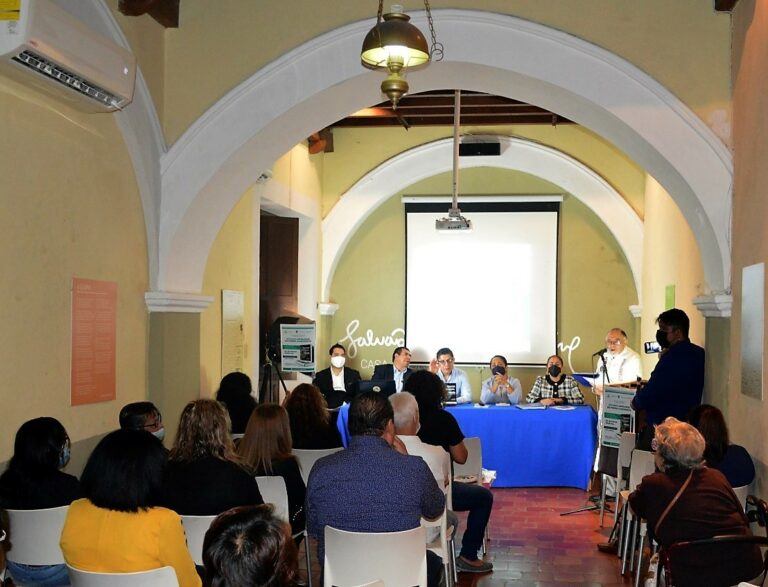 OASIS. Exitosa presentación de la Segunda  Antología Internacional de Poesía