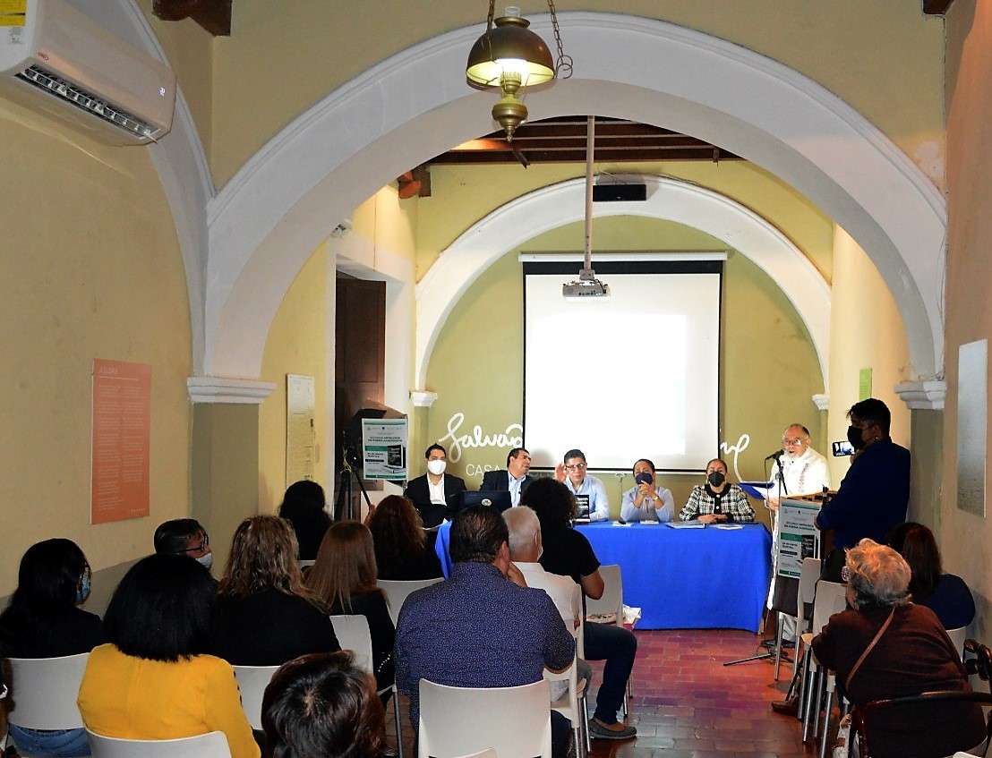 OASIS. Exitosa presentación de la Segunda  Antología Internacional de Poesía