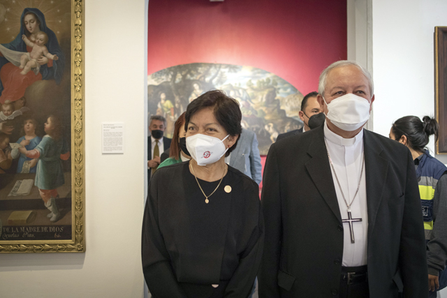 Inaugura Rectora Lilia Cedillo la exposición Advocaciones Marianas