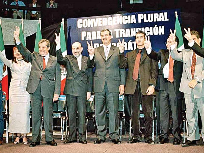 SIN LIMITES. Alianzas electorales raras cumplen 22 años