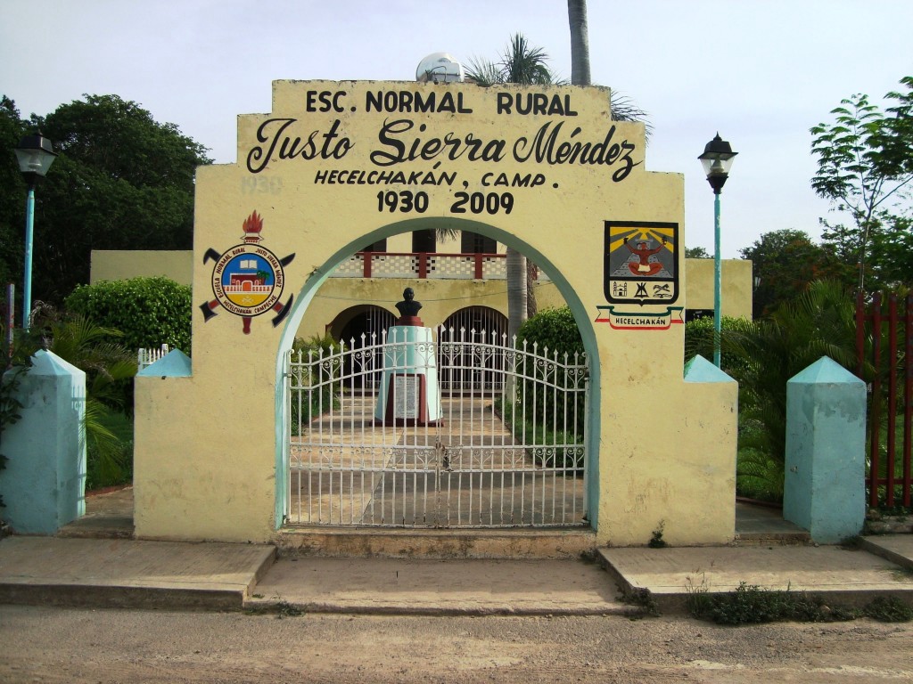PULSO POLITICO. Un siglo del Normalismo rural en México