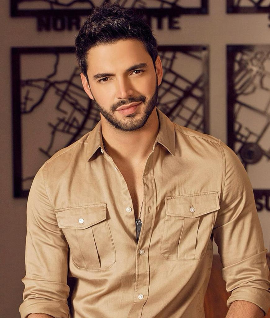 El actor colombiano Sebastián Carvajal fue invitado a “Vivir es Increíble”