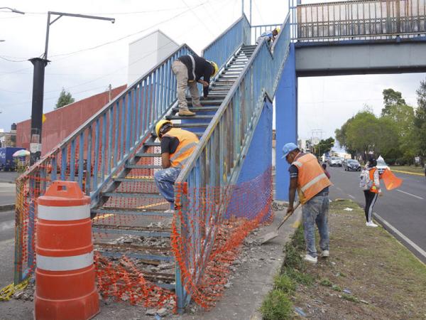 Inicia Secretaría de Infraestructura rehabilitación de puentes peatonales en zona metropolitana