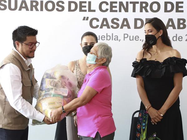 Atiende SEDIF necesidades alimentarias de personas adultas mayores