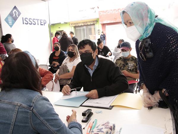 Beneficia ISSSTEP a derechohabientes de Tehuacán con servicios médicos y administrativos