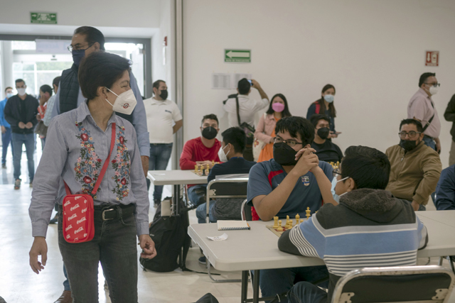 Gana BUAP cuatro de los ocho premios en el medio maratón de ajedrez