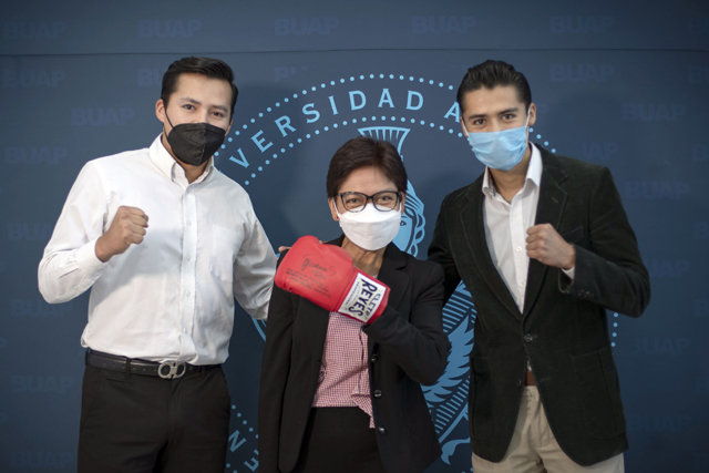 Saúl, “El Matador”, Rivera, un ejemplo a seguir: Rectora Lilia Cedillo