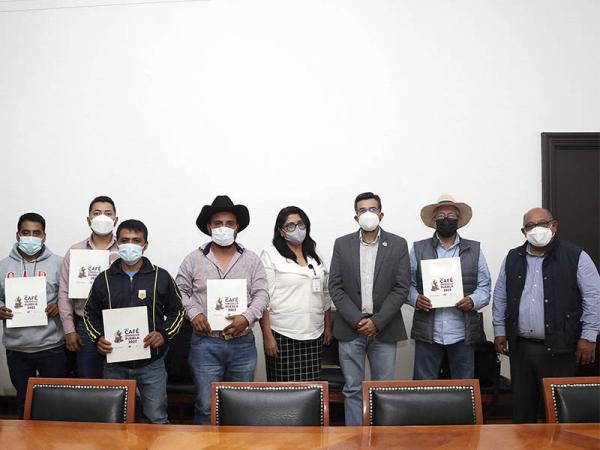 Apoya SDR a productores con catación de cafés para conocer calidades