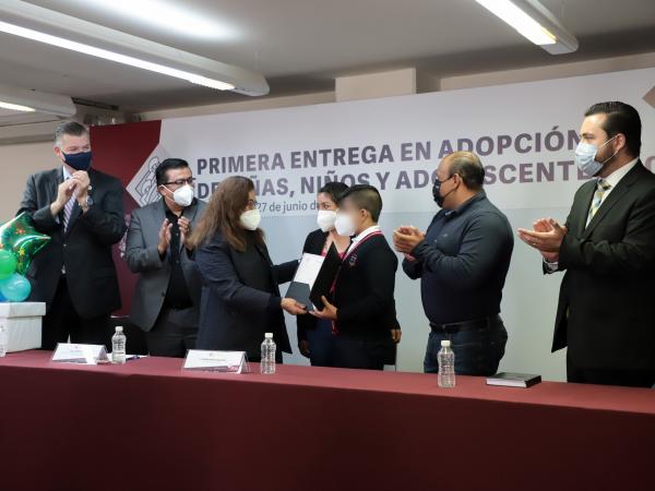 Aprueba SEDIF adopciones de menores