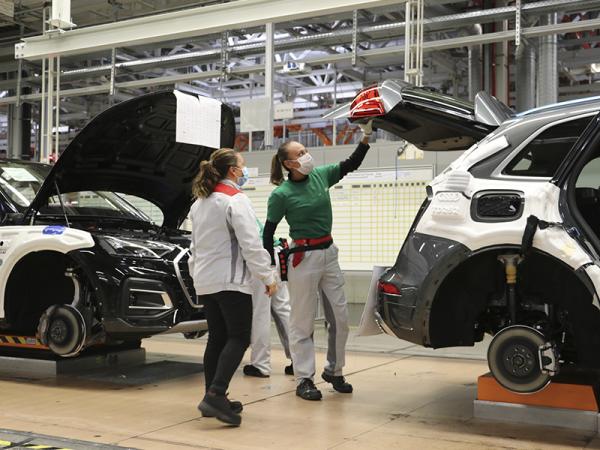 Puebla, tercer lugar en crecimiento de remuneraciones en manufacturas: Economía