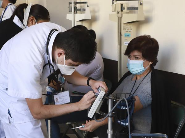Con jornadas de salud, SEDIF e ISSSTEP benefician a trabajadores