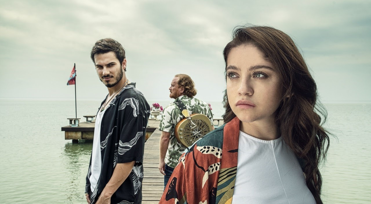 EL CONFESIONARIO. Karol Sevilla sigue siendo chica Disney junto a Pipe Bueno