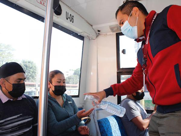Verifica SMT aplicación de protocolo sanitario en 147 unidades del transporte público