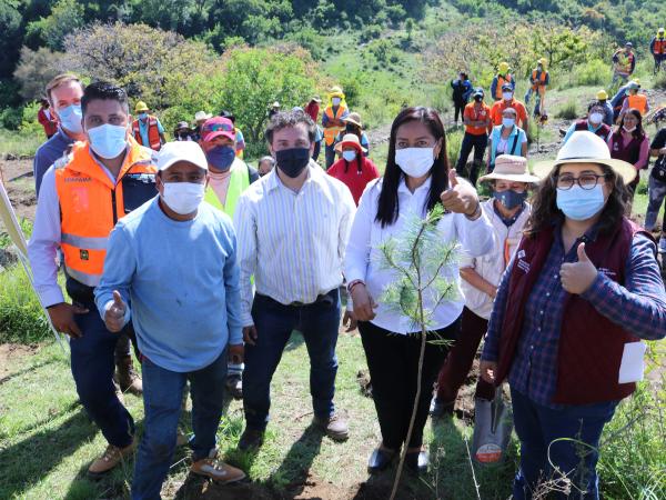 Realiza CEASPUE reforestación para recuperación de mantos acuíferos en Atlixco