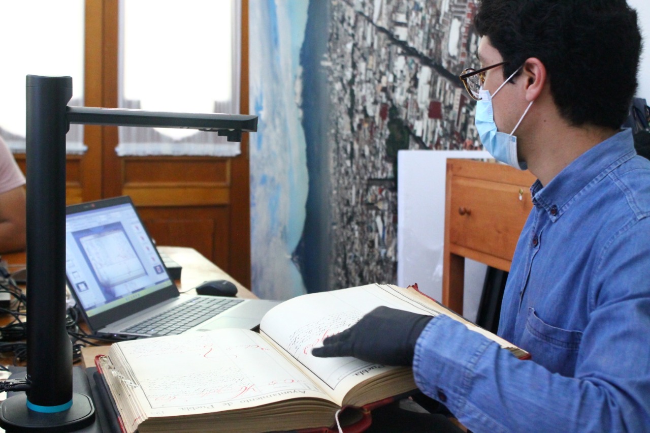 Gobierno de la ciudad de Puebla inicia con la digitalización de documentos del archivo histórico