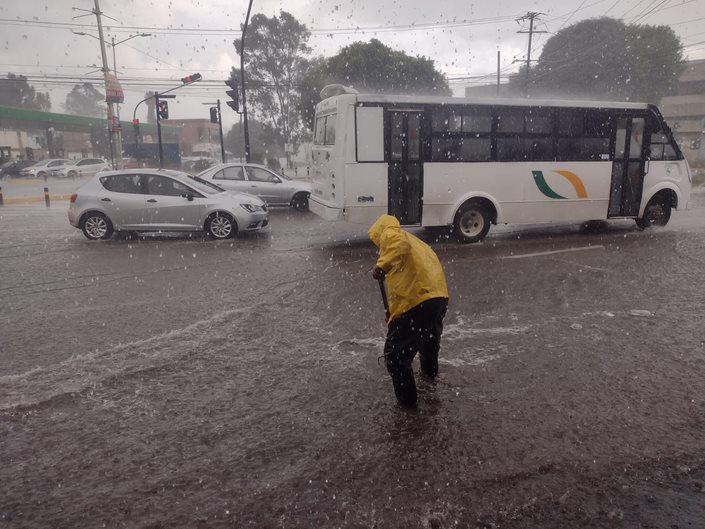 Para prevenir inundaciones, Agua de Puebla desazolvó 1,610 kilómetros de la red de drenaje