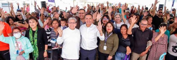 Mundo Tlatehui encabeza la entrega de apoyos alimentarios «De la mano contigo»