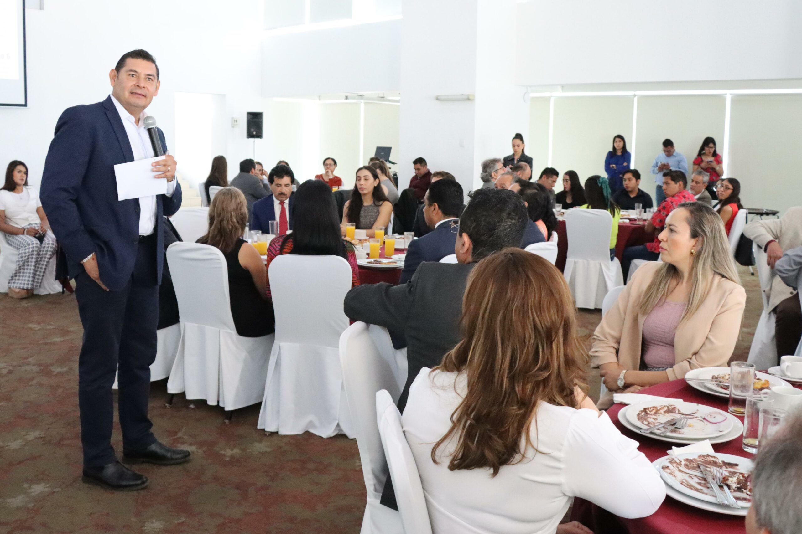 Coincide Armenta con rectores de instituciones privadas en fortalecer estrategia educativa y laboral