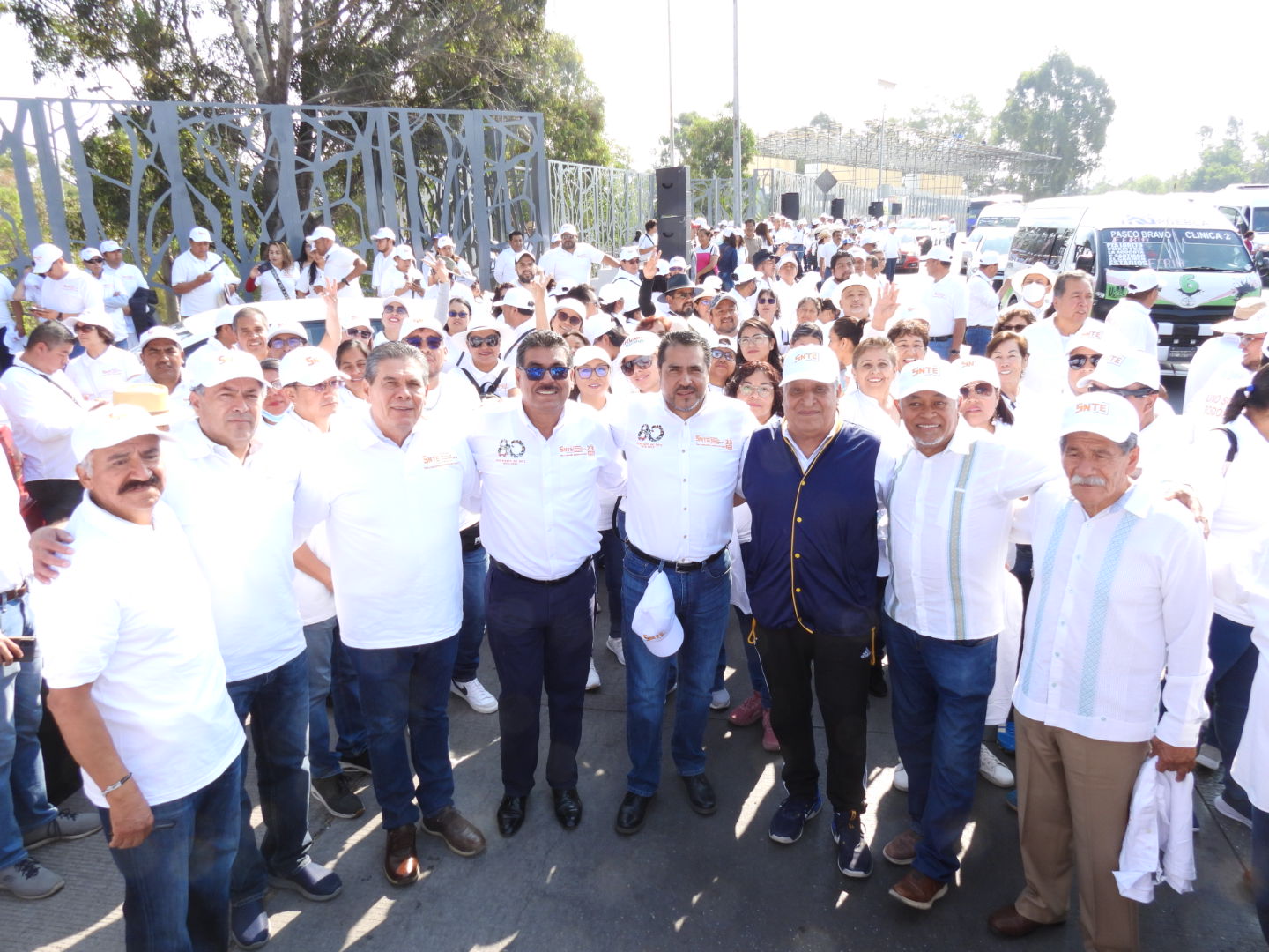 Marchan 15 mil maestros de la sección 23 del SNTE en Puebla por primero de mayo