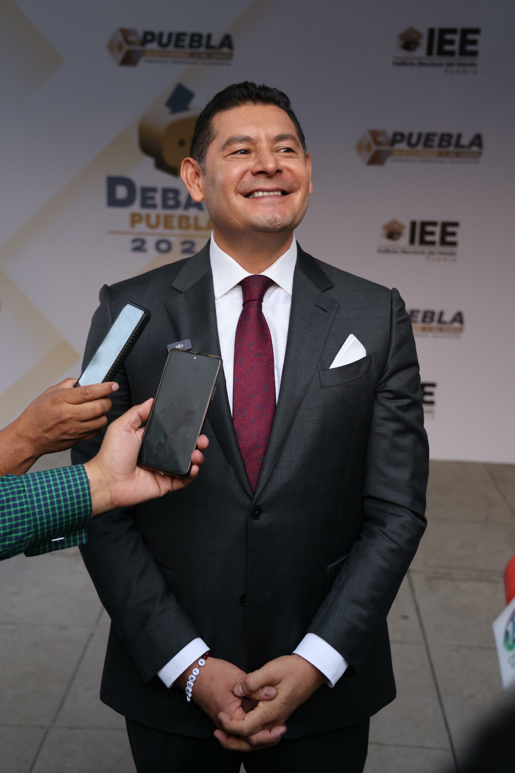 Armenta con propuestas dio nocaut a sus adversarios en el debate