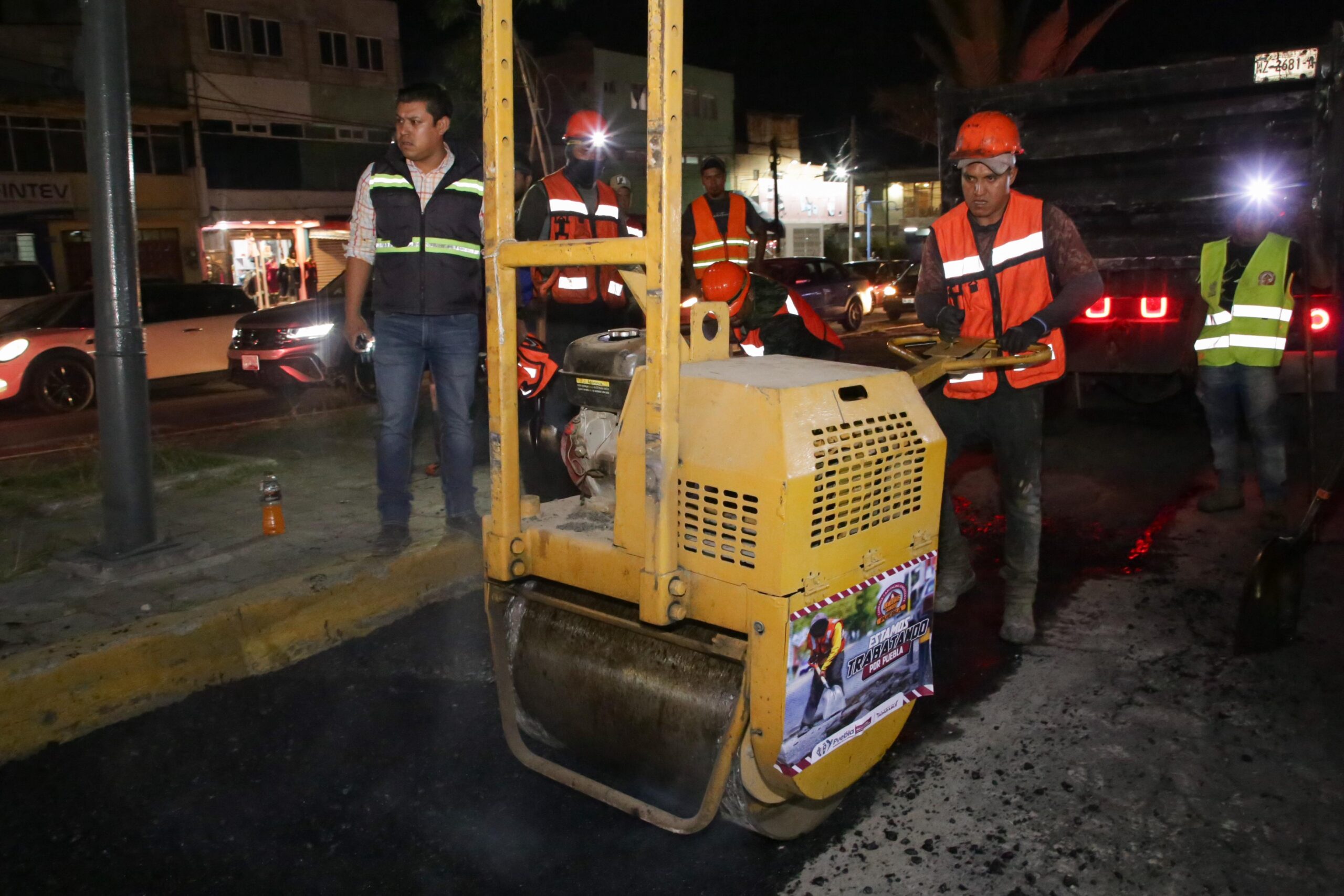 Encabeza Pepe Chedraui supervisión de trabajos de bacheo nocturno en la Capital