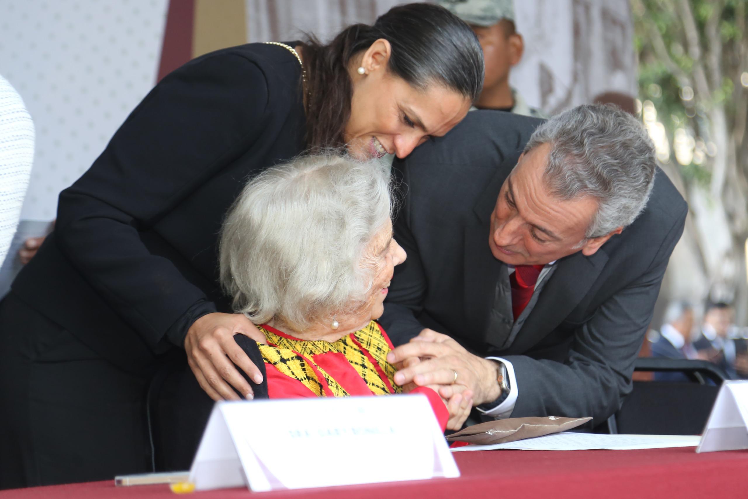Gobierno de la Ciudad se une al 2° Festival Revolucionario y a la entrega de la medalla «Carmen Serdán» a Elena Poniatowska