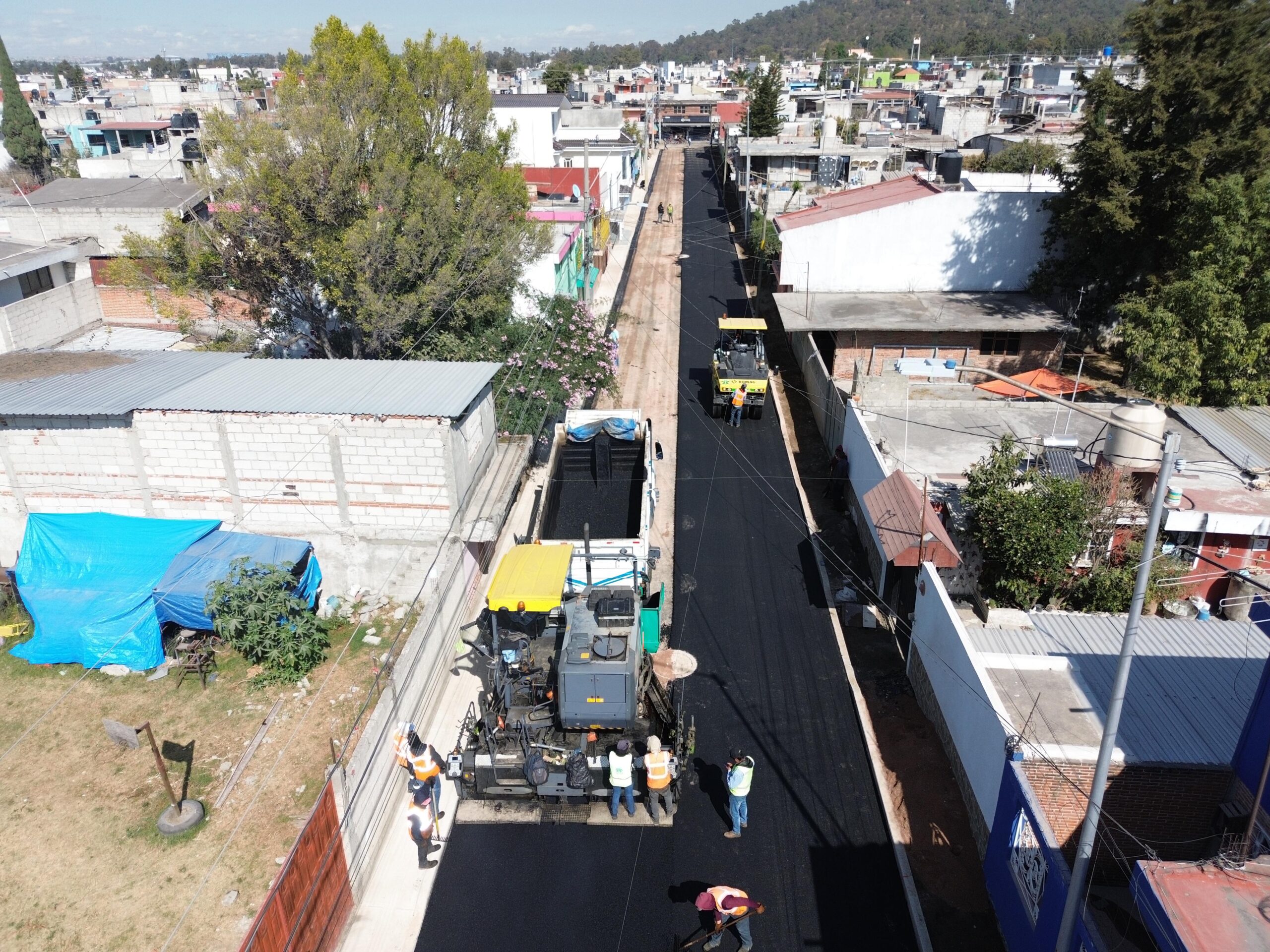 Avanza Gobierno de Pepe Chedraui trabajos de pavimentación en la calle 2 Sur