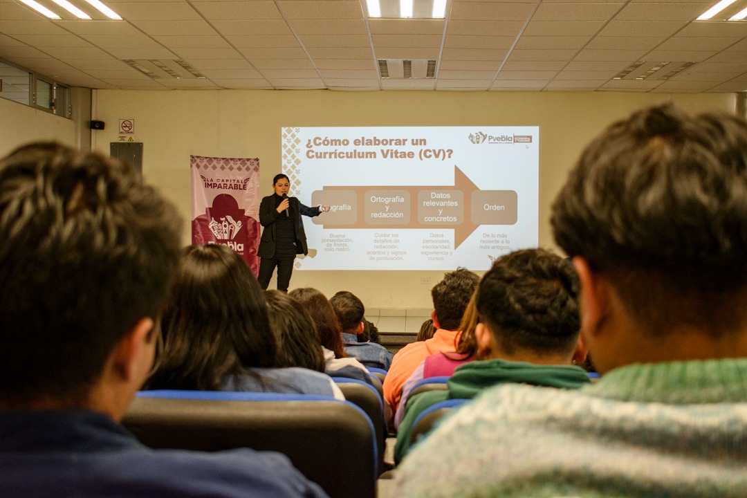 Ofrece Gobierno de la Ciudad el taller Buscadores de Empleo a futuros profesionistas