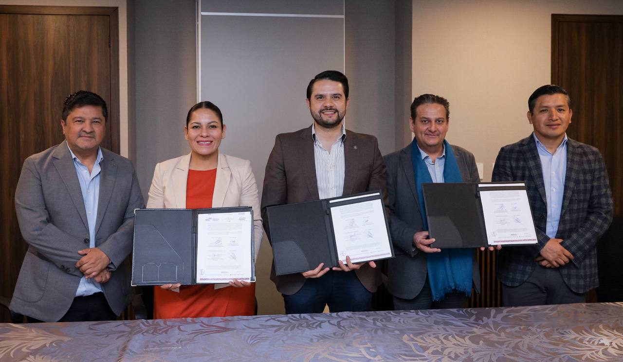 Lupita Cuautle firma convenio de colaboración en beneficio de la Policía de San Andrés Cholula