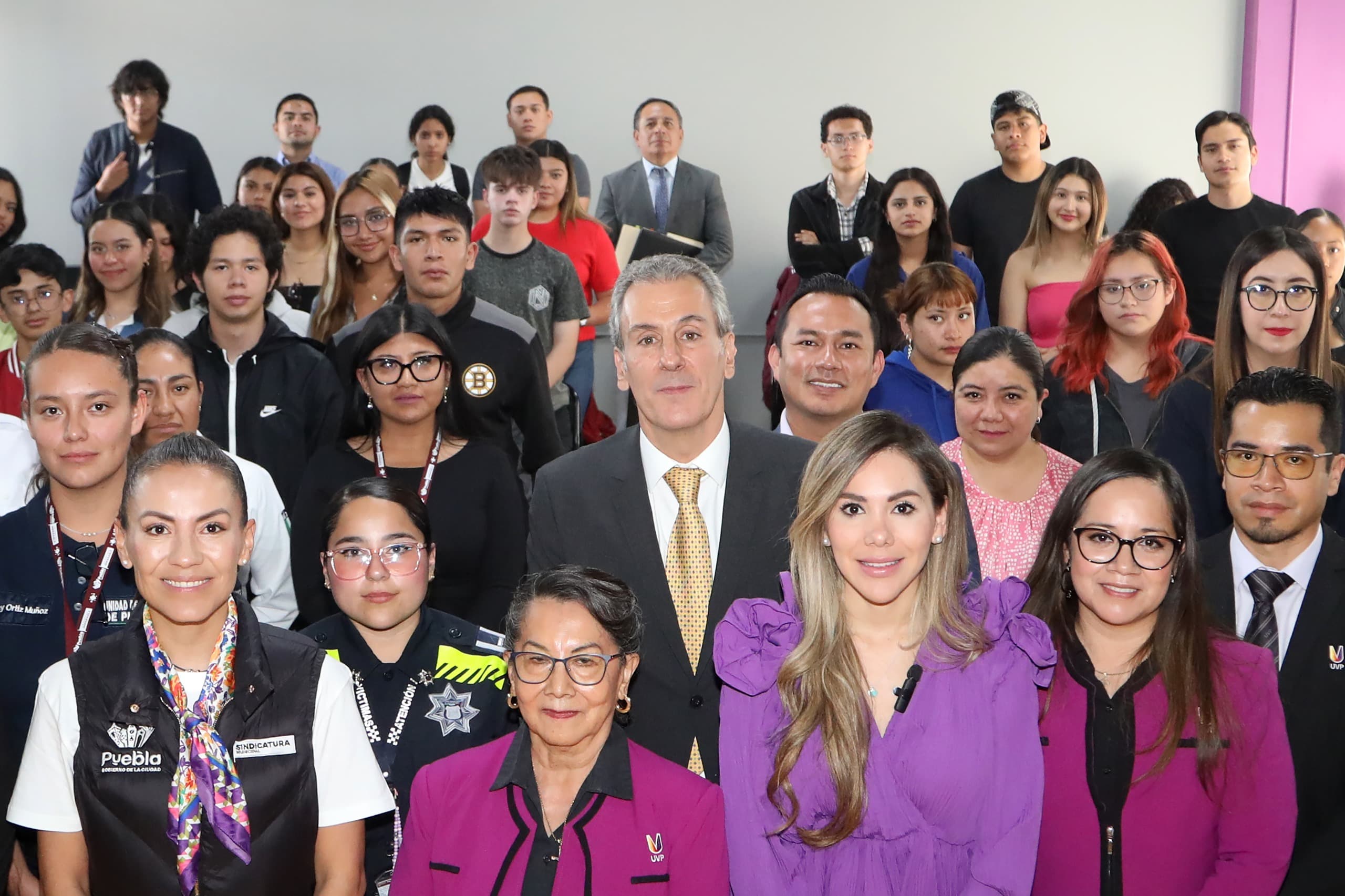 Dirige Gobierno de la Ciudad Foro “La seguridad también es de nosotras” a universitarias