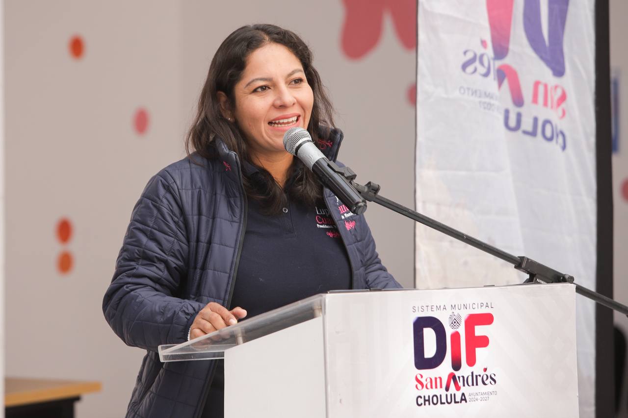 Fortalece Lupita Cuautle Identidad Institucional con Entrega de Uniformes a personal del Sistema Municipal DIF