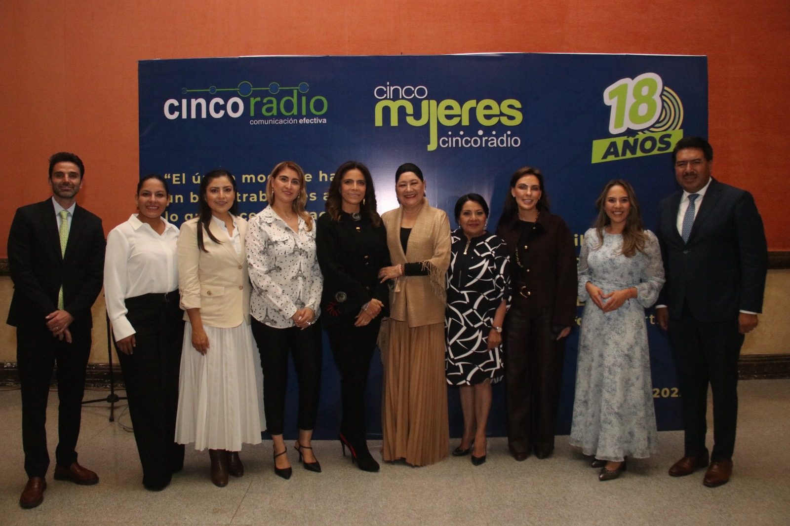 Lupita Cuautle Torres estuvo presente en la celebración del XVIII aniversario del programa Cinco Mujeres